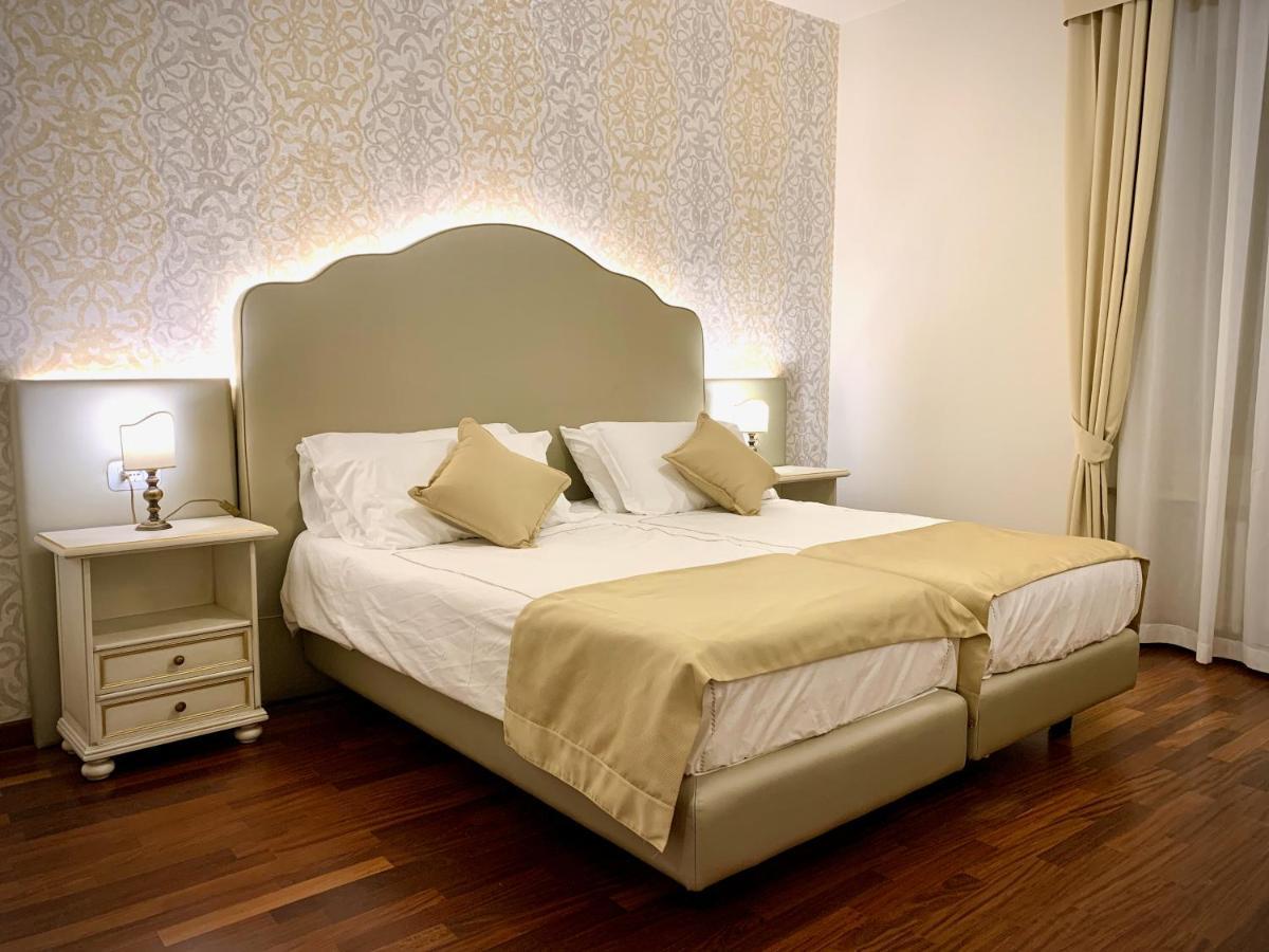 Albergo Gardesana Torri Del Benaco Buitenkant foto
