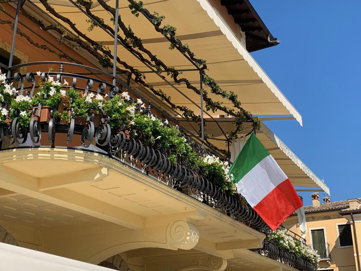 Albergo Gardesana Torri Del Benaco Buitenkant foto