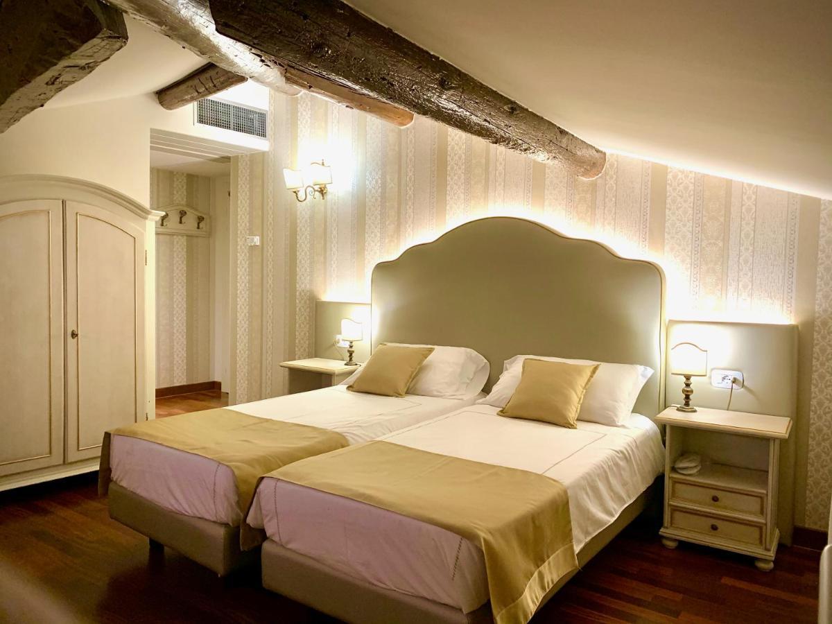 Albergo Gardesana Torri Del Benaco Buitenkant foto