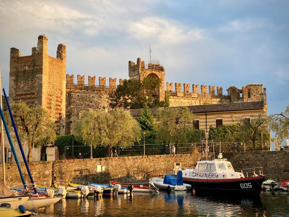 Albergo Gardesana Torri Del Benaco Buitenkant foto