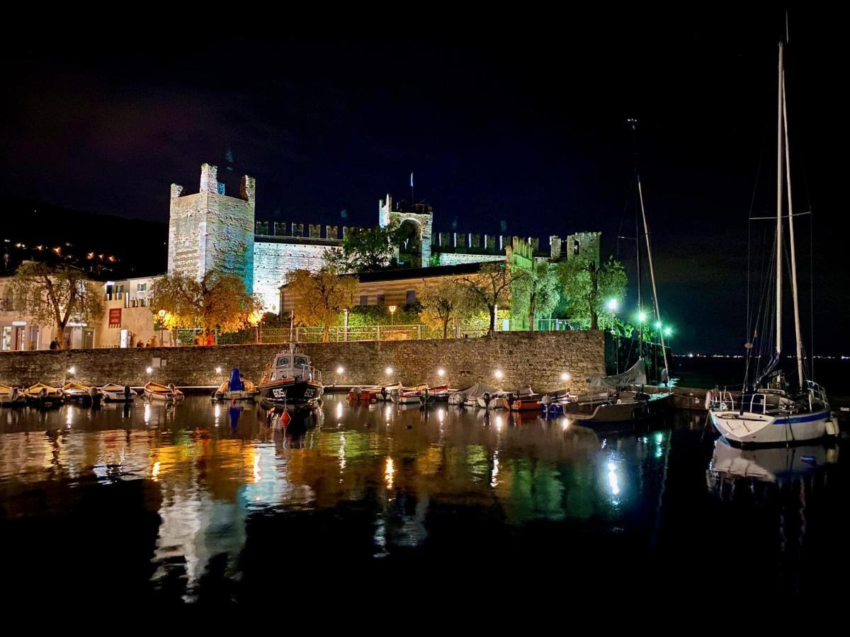 Albergo Gardesana Torri Del Benaco Buitenkant foto