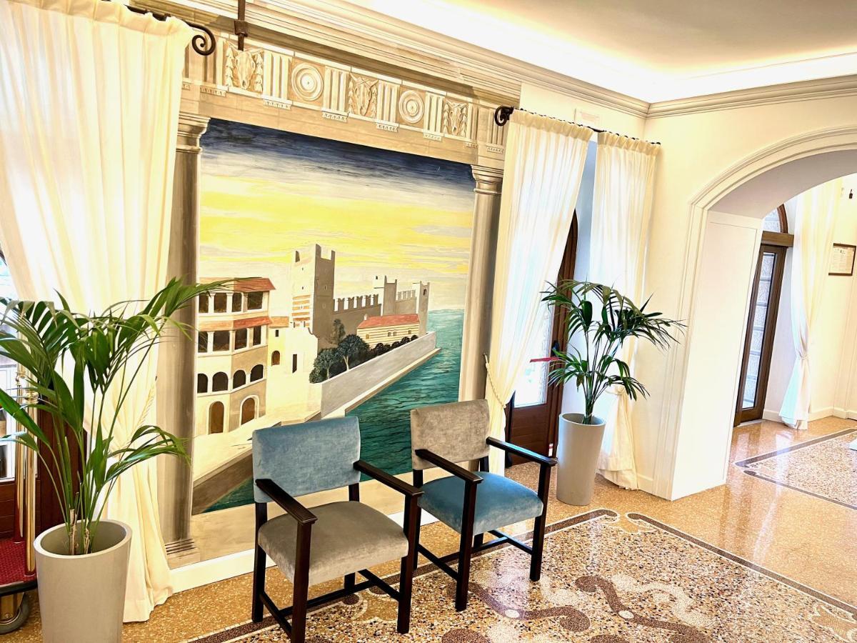 Albergo Gardesana Torri Del Benaco Buitenkant foto